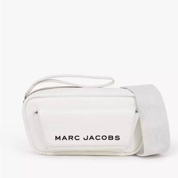 Marc Jacobs Handbags - Marc Jacobs White Leather Belt Bag Crossbody Bag